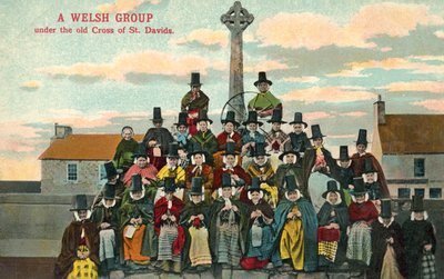 Groupe gallois, Old Cross, St Davids (photo couleur) - (after) English photographer