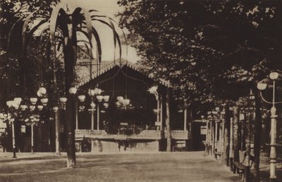 Le kiosque à musique du Bal Mabille - (after) French Photographer