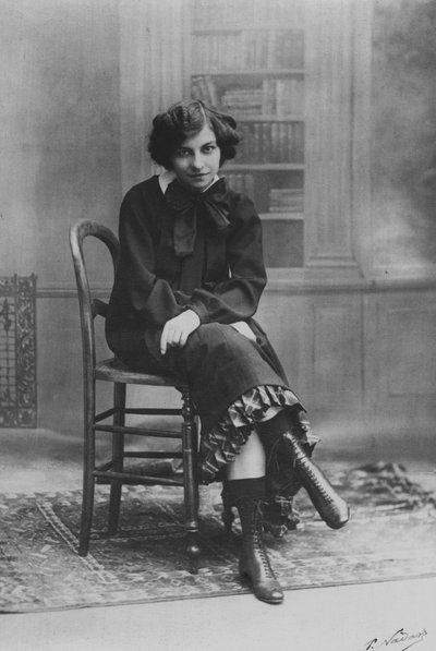 Mademoiselle Polaire en "Claudine" - (after) French Photographer