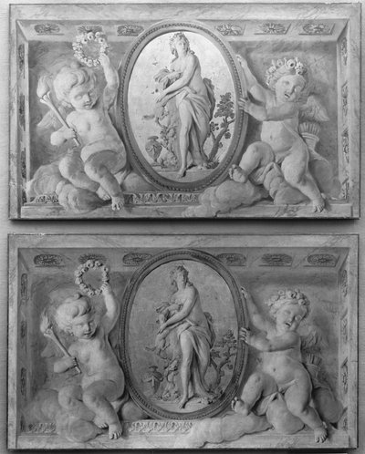 Paire de dessus de porte avec Diane ou une nymphe dans un médaillon ovale soutenu par des amorini, 1770-90 - 18th century . French Painter