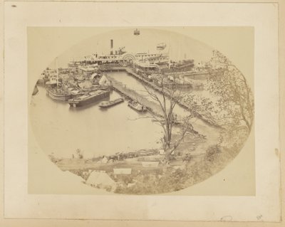 [Lower Wharf, Belle Plain, USMRR Construction Corps] [16 mai 1864]. - A.J. Russell