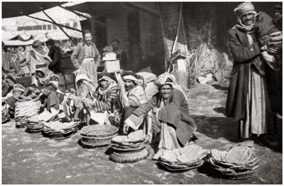 Suq El Khubur, un marché de pain local, Bagdad, Irak, 1925 - A. Kerim