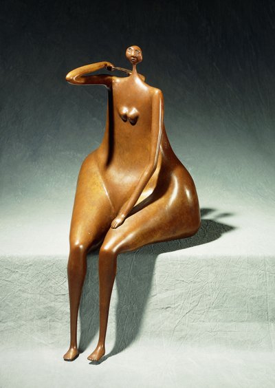 Femme assise avec une sacoche - Abigail Varela