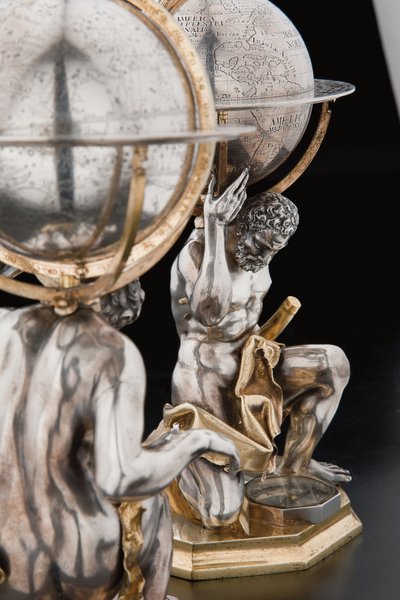 Deux globes terrestres et célestes exceptionnels, soutenus par Hercule et Atlas, Augsbourg - Abraham Drentwett