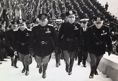 Mussolini à une parade militaire - Achille Villani