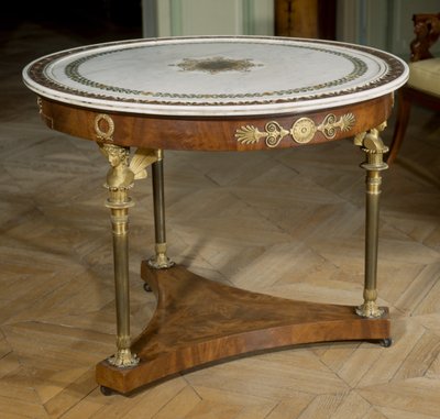 Art français Guéridon avec plateau en marbre peint vers 1800 - 1804 - Adam (attr. to) Weisweiler