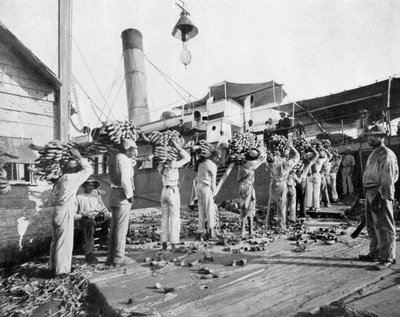 Chargement de bananes, Port Antonio, Jamaïque, vers 1905 - Adolphe Duperly and Son