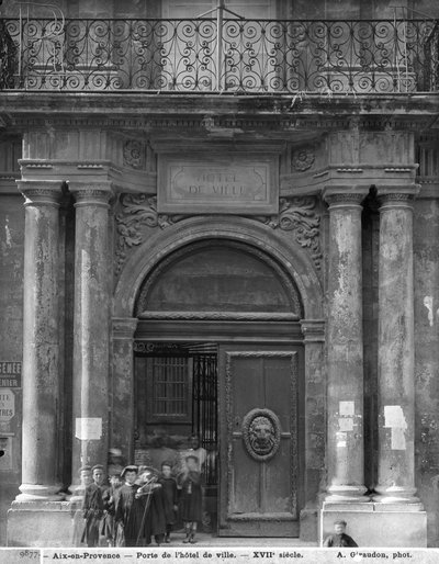 Groupe de collégiens quittant l