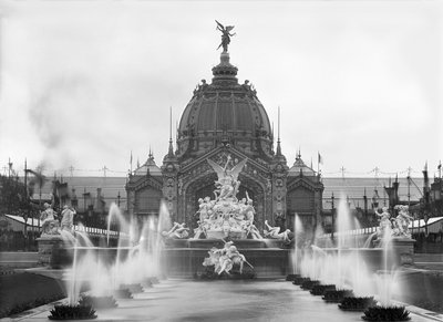 Vue du Dôme Central et de la Fontaine Coutan, Exposition Universelle, Paris, 1889 - Adolphe Giraudon