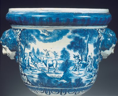 (détail) de la grande urne de jardin mythologique en Delft bleu et blanc dans le style baroque, vers 1700 - Adriaen (fl.1868 d.1701) (attr.to) Kocks