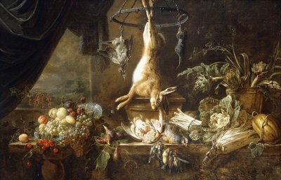 Un lièvre et une bécassine suspendus à un anneau de gibier, fruits dans un bol Wanli Kraak Porselein, figues, perdrix mortes et pinsons, asperges, chou, fenouil et artichauts dans un pot en cuivre sur un rebord près d