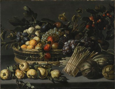 Nature morte avec des fruits empilés dans un panier, entourés de coings, de melons et d
