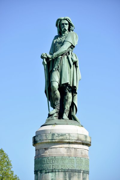 Statue colossale de Vercingétorix (72-46 av. J.-C.), chef gaulois - Aime Millet