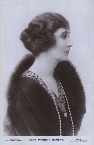 Lady Patricia Ramsay (photo n/b) - Alexander Corbett