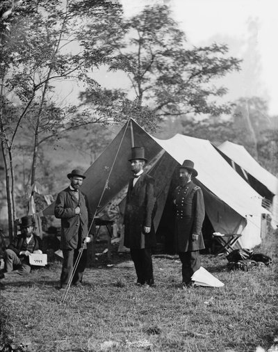 Abraham Lincoln avec Allan Pinkerton et le Major Général John A. McClernand, 1862 - Alexander Gardner