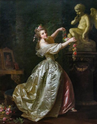 Jeune Femme Décorant la Statue de l