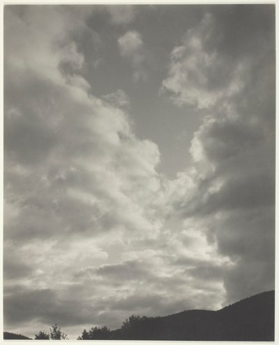Musique - Une séquence de dix photographies de nuages, n° II - Alfred Stieglitz