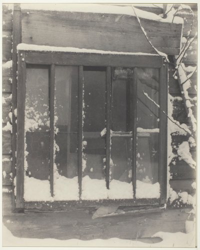 Fenêtre : Bois, Verre, Neige - Alfred Stieglitz