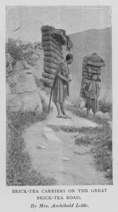 Porteurs de thé en brique sur la grande route du thé en brique - Alicia Little