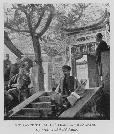 Entrée du Temple des Fées, Chungking - Alicia Little