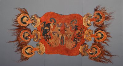 Couverture de selle décorée de griffons attaquant des chèvres de montagne - Altaic School