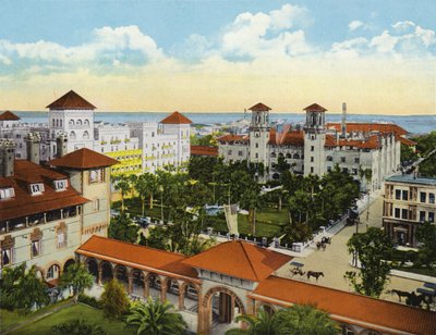 Vue aérienne des hôtels Alcazar et Cordova depuis le Ponce de Leon, St Augustine, Floride - American Photographer (after)