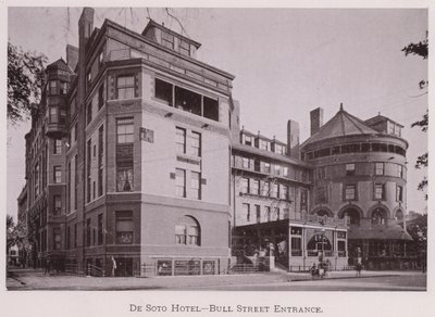 Hôtel De Soto, Entrée de Bull Street - American Photographer (after)