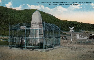 Monument de la frontière internationale entre les États-Unis et le Mexique à Tijuana, près de San Diego, Californie - American Photographer (after)