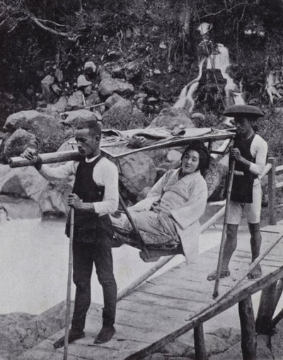 Dame japonaise traversant la rivière Daiya près de Nikko - American Photographer (after)