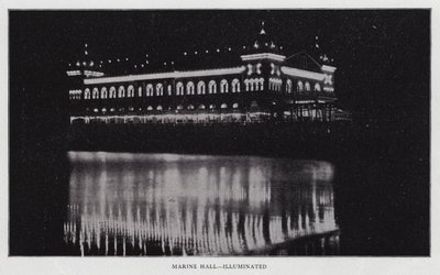Marine Hall, illuminé - American Photographer (after)