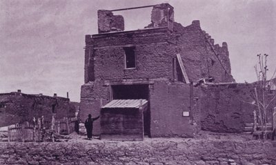 Ancienne église de San Miguel, Santa Fe, NM, construite en adobe en 1550 - American Photographer (after)