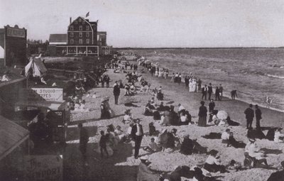 Old Orchard Beach, Maine : Sur la plage (photo n/b) - American Photographer (after)