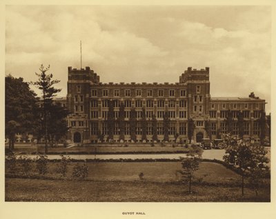 Université de Princeton : Guyot Hall (photo n/b) - American Photographer (after)