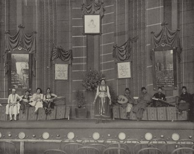 Une danse dans la rue du théâtre du Caire - American Photographer