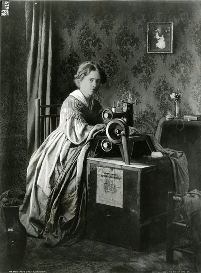 Publicité pour les machines à coudre brevetées Singer, 1899 - American Photographer