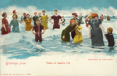 Baignade dans le ressac (photo couleur) - American Photographer