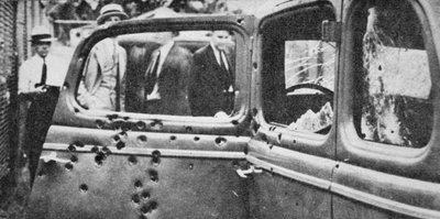 La voiture criblée de balles de Bonnie et Clyde - American Photographer