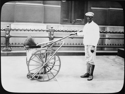 Nettoyeur de rue de la ville, Philadelphie, vers 1920 - American Photographer