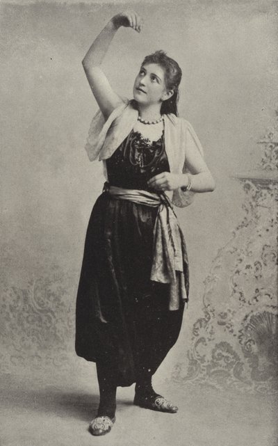 Danseuse du café chantant hongrois - American Photographer