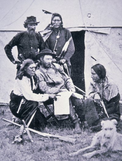 Général George A. Custer (1839-76) avec ses éclaireurs indiens pendant l
