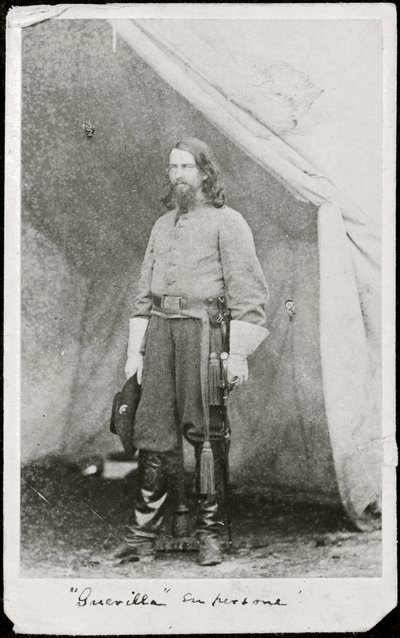 Guerilla" (photo n/b) - American Photographer