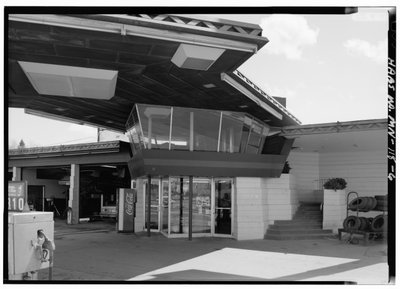 Station-service Lindholm Oil Company, Cloquet, Minnesota - American Photographer