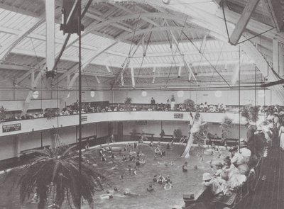 Long Beach, Californie : Intérieur de la maison des bains (photo n/b) - American Photographer