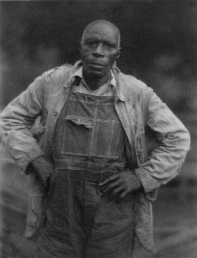 Homme en Salopette - American Photographer