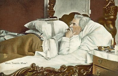 Mark Twain, couché dans son lit, fumant un cigare (photo couleur) - American Photographer
