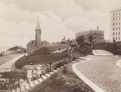 Scène Juneau Park, North Western Depot au loin, Milwaukee, Wisconsin (photo n/b) - American Photographer