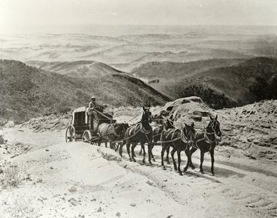 Diligence traversant le col de San Marcos, Californie - American Photographer