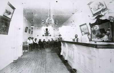 Le saloon Long Branch, Dodge City, Kansas, vers 1880 - American Photographer