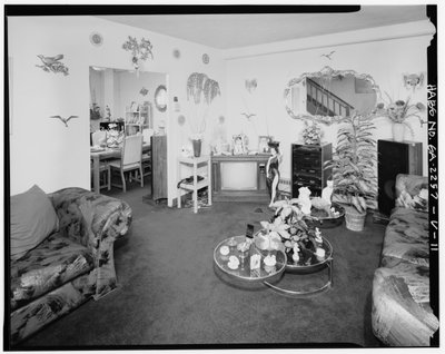 Intérieur typique, salle familiale menant à la salle à manger. - Techwood Homes, Bâtiment n° 18 - American Photographer