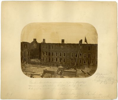 Caserne occidentale et parade, Bataille de Fort Sumter, 15 avril 1861 - American Photographer